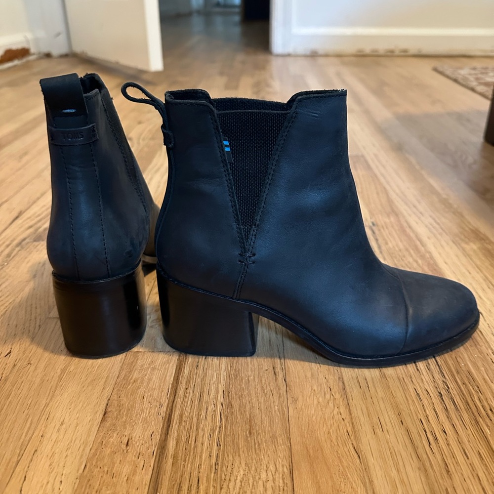 Like New TOMS Black Ankle Boots Size 7